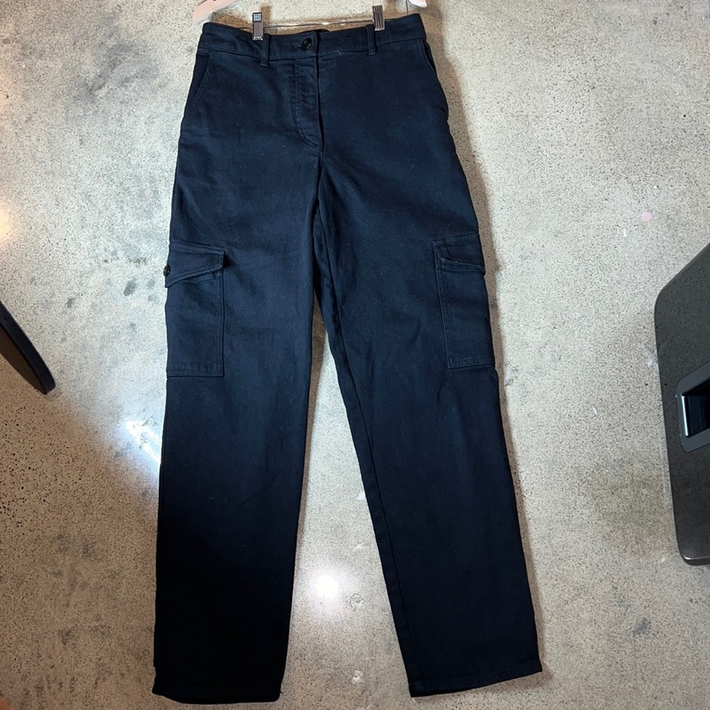 Aritzia Modern Black Cargo pants Size 6